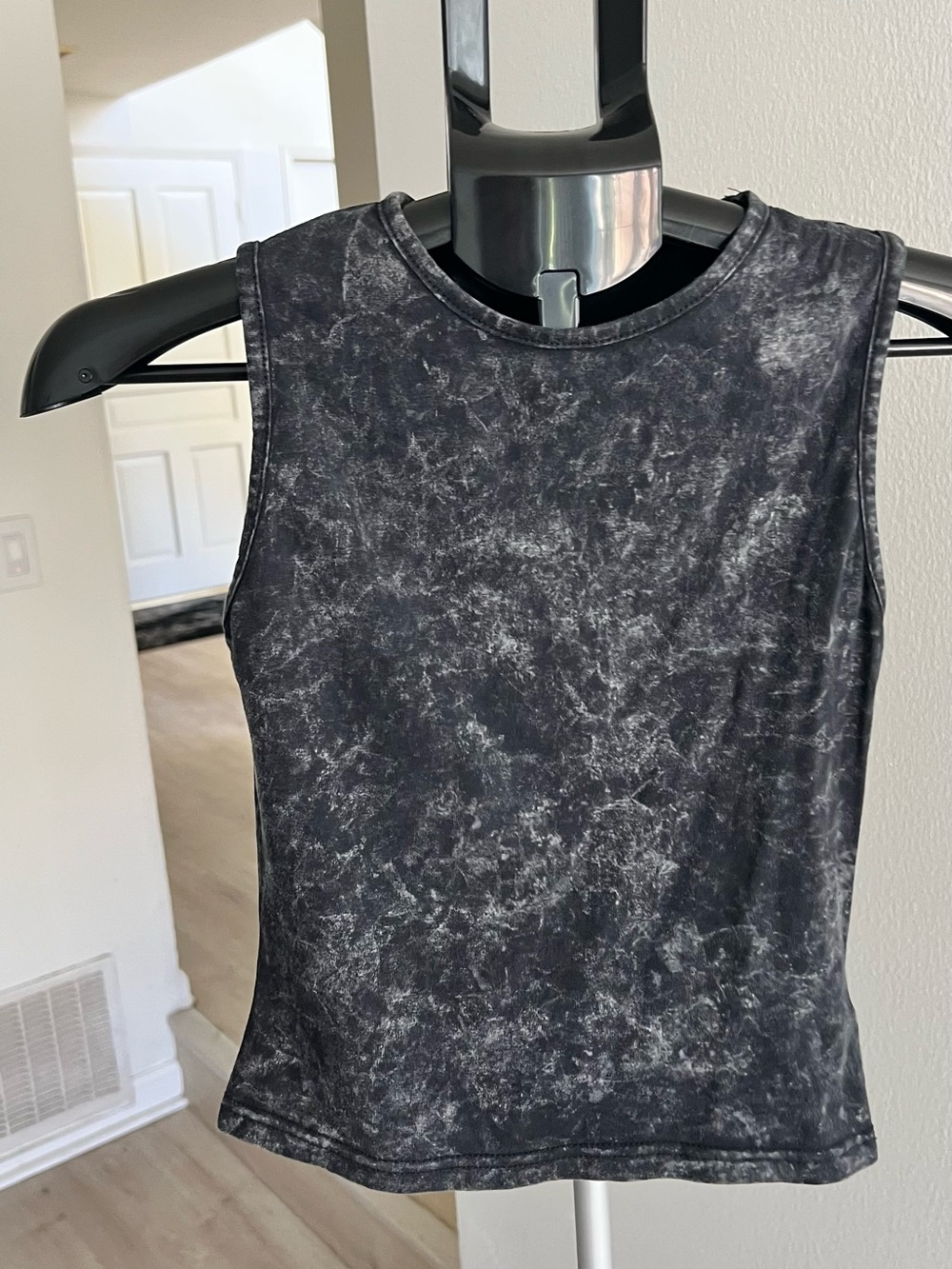 PLT Sleeveless Washed Black Muscle Tank Top. Size 6 - Picture 3 of 6